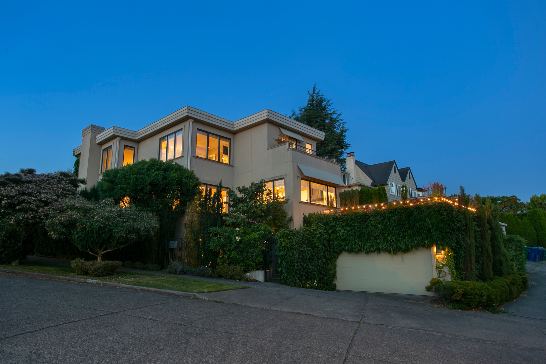 Custom Executive Home - Magnolia