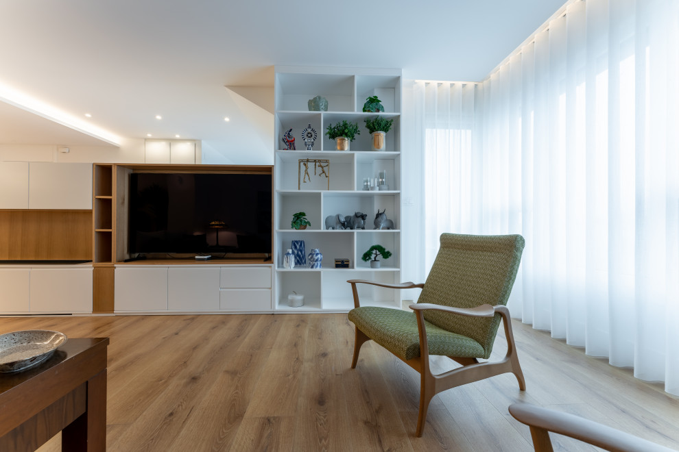 Atico "capricho" con algunos muebles de familia.