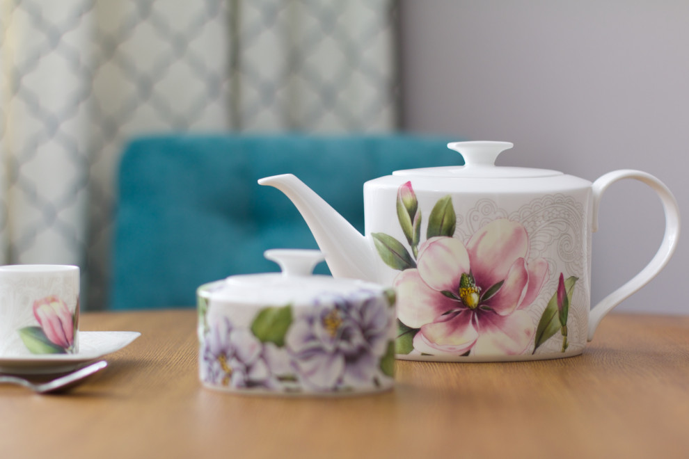 Фиалки у окна