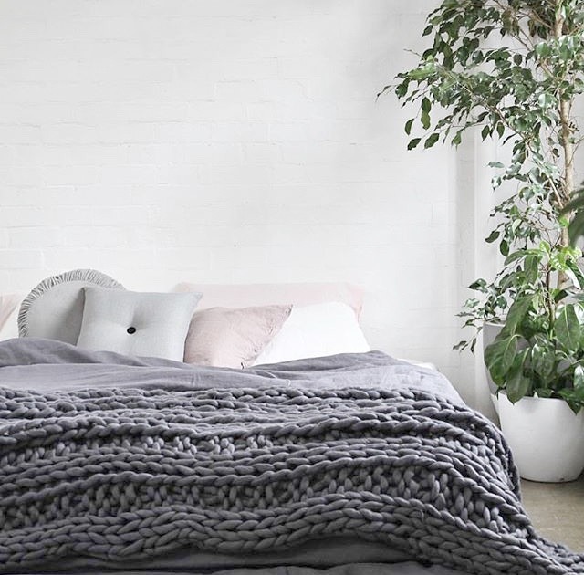 Chunky Granit scandinavian-bedroom