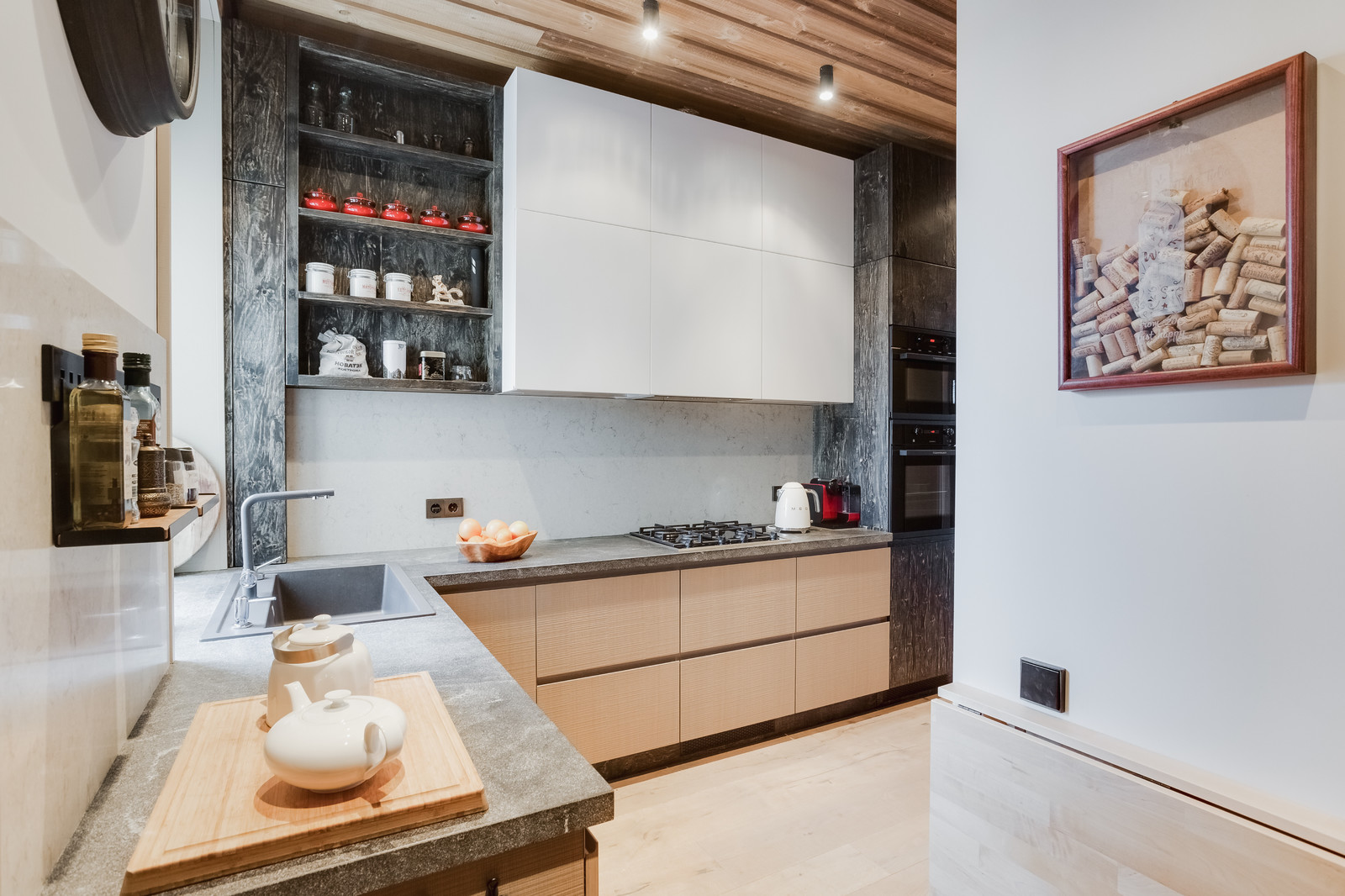 Необычное сочетание березы Old legno naturale, структурного шпона и эмали