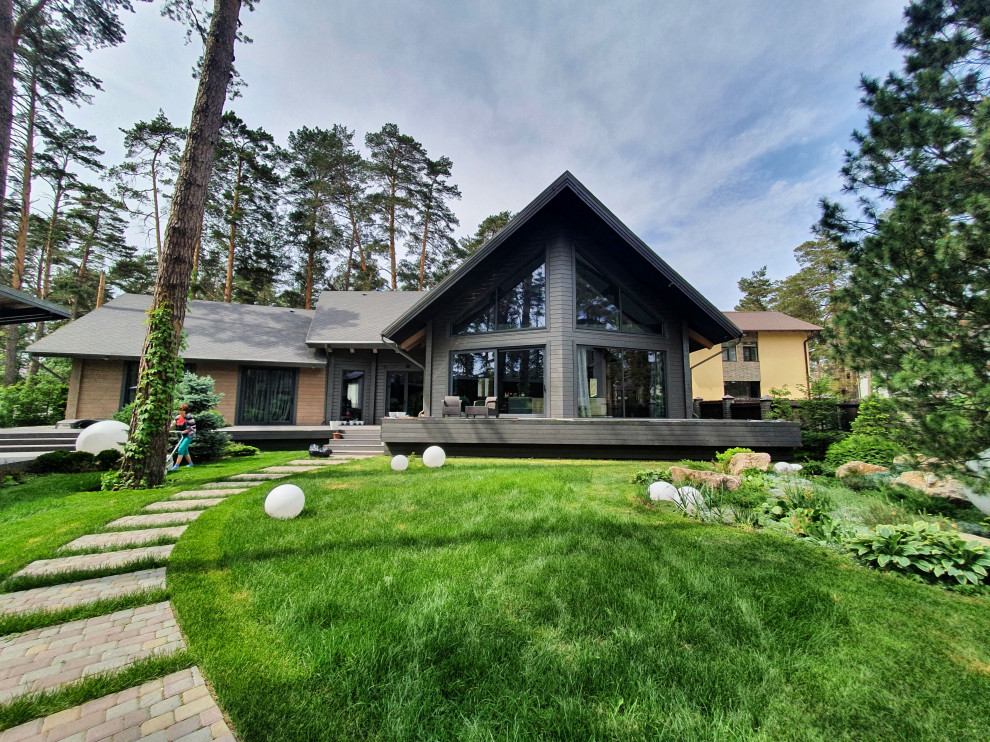 Одноэтажный загородный дом с вторым светом