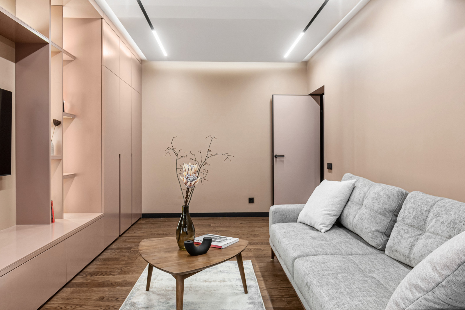 Квартира в трендовых цветах 2023 года  от Little Shop of Colors.