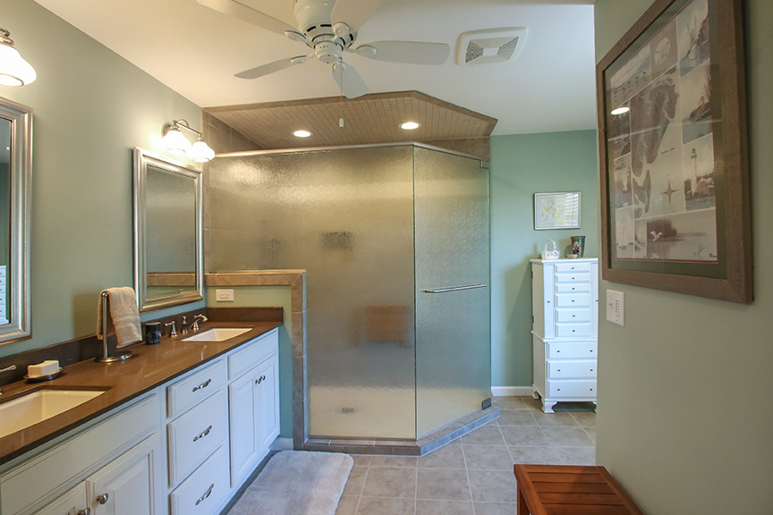 Gainesville Farmhouse Master Bathroom
