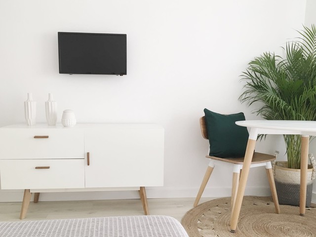 Apartamento tur&iacute;stico Benalm&aacute;dena scandinavian-dining-room