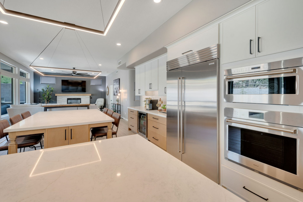 Transitional kitchen photo in Phoenix