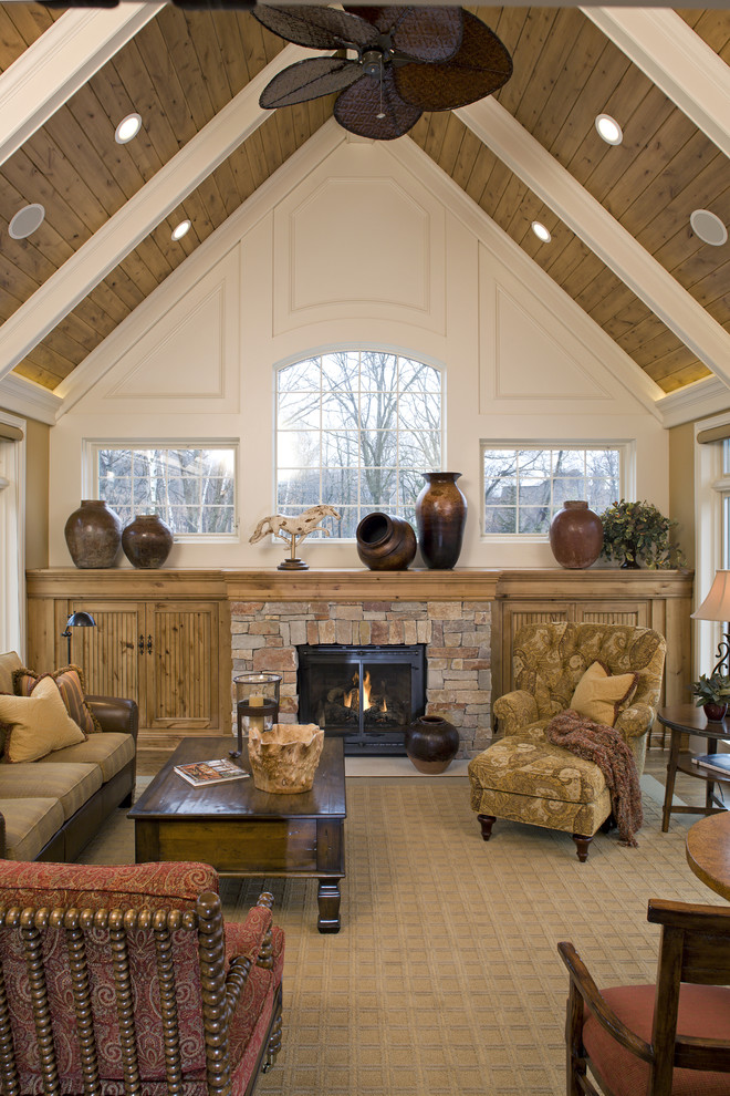 Large traditional living room in Minneapolis.