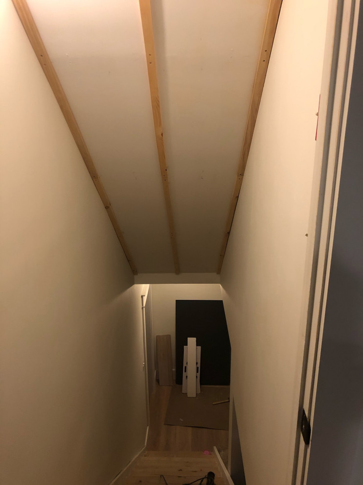 Best sheen for Shiplap ceiling stairwell