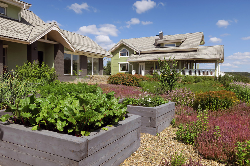 Свежая идея для дизайна: солнечный огород на участке в современном стиле с хорошей освещенностью и покрытием из гравия - отличное фото интерьера