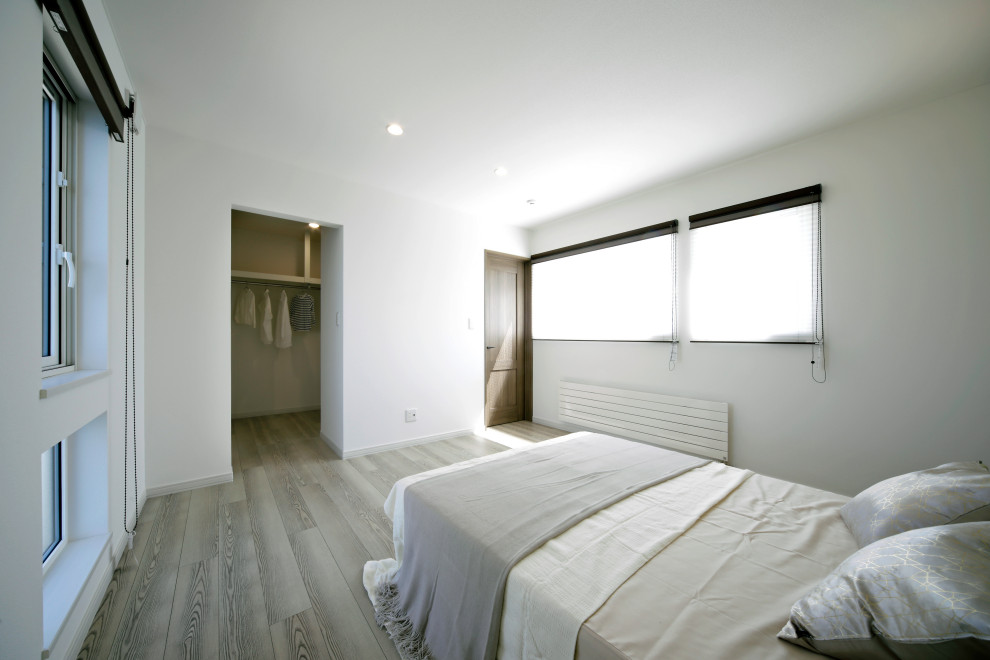 Inspiration for a bedroom remodel in Sapporo