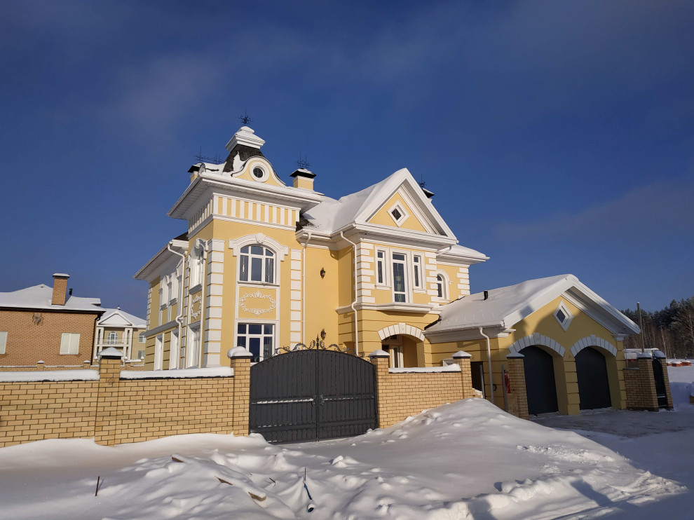 Дом в классическом стиле - штукатурка и лепнина