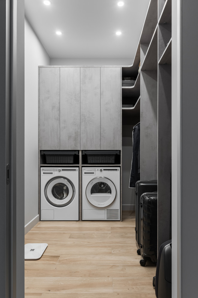 на стороне монохрома