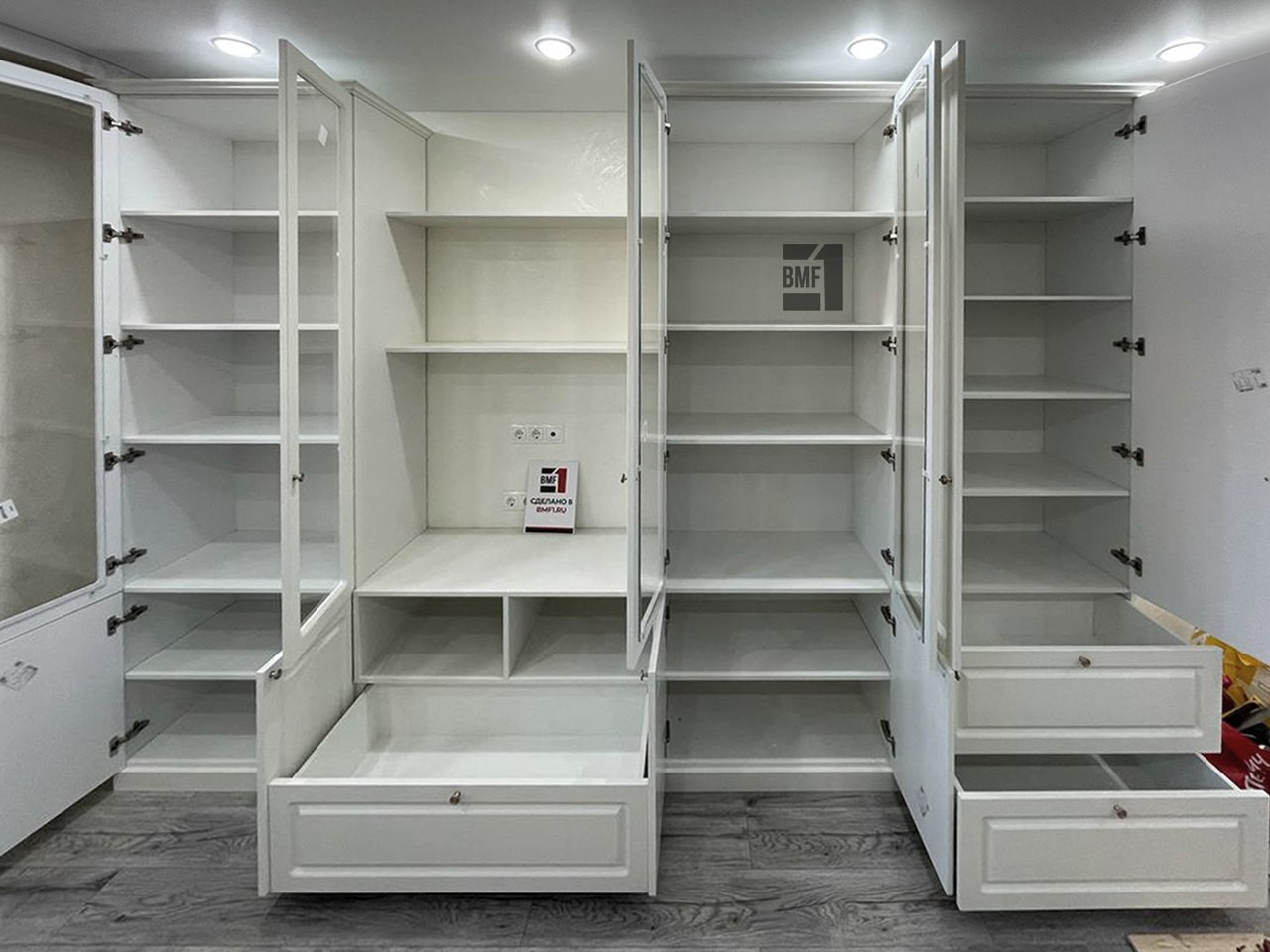 Распашной шкаф 30045017