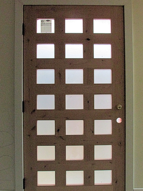 Going up in Manhattan Beach modern-eingang