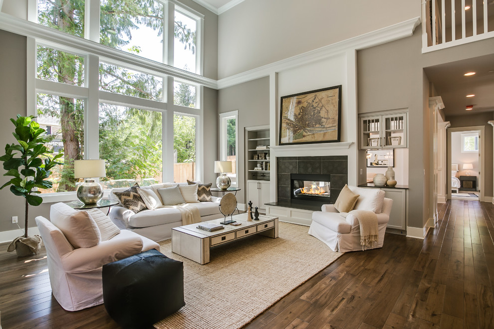 Photo of a transitional living room in Seattle.