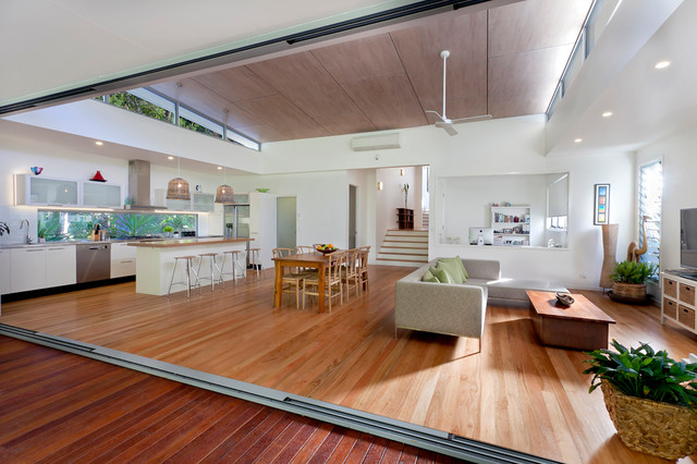 Noosa House #1 midcentury-living-room