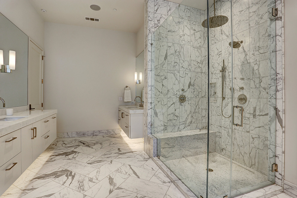 Inspiration for a transitional bathroom remodel in Houston