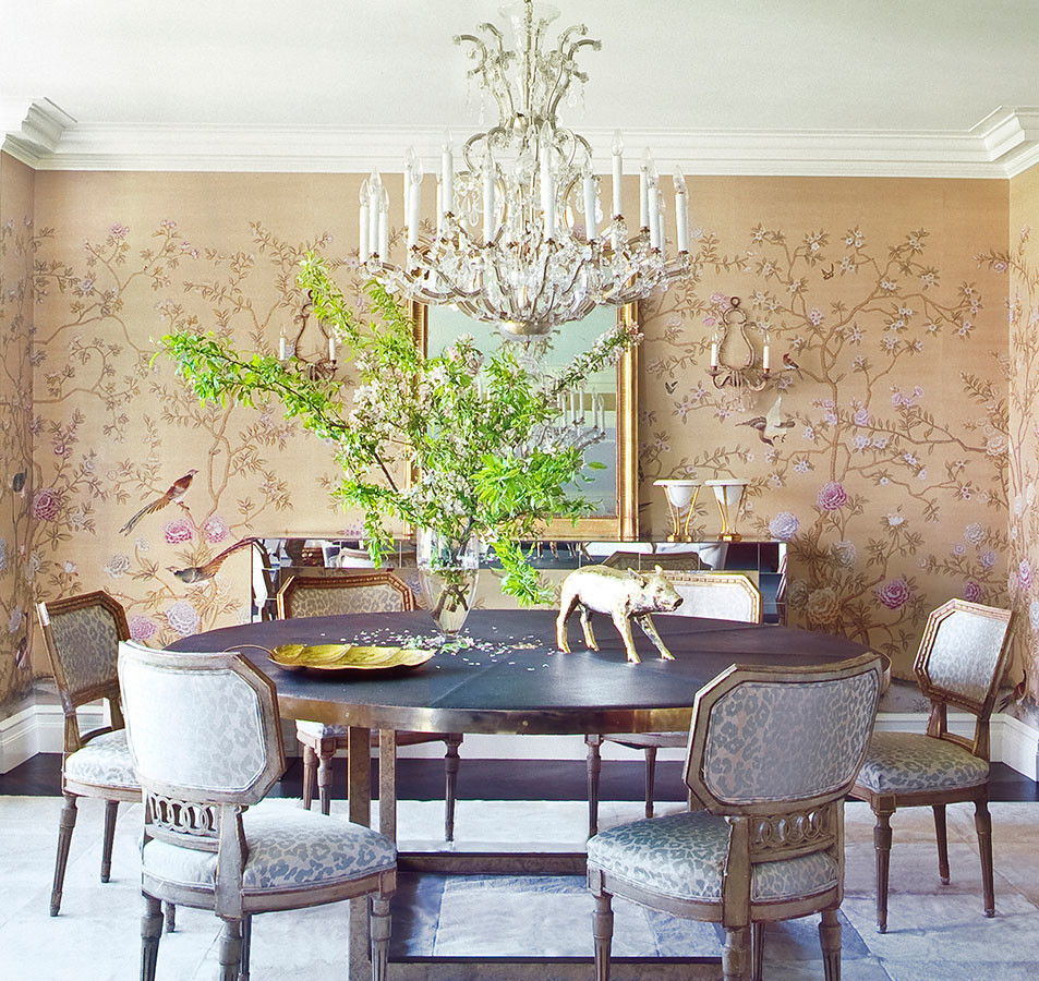 This is an example of an eclectic dining room in Milan.