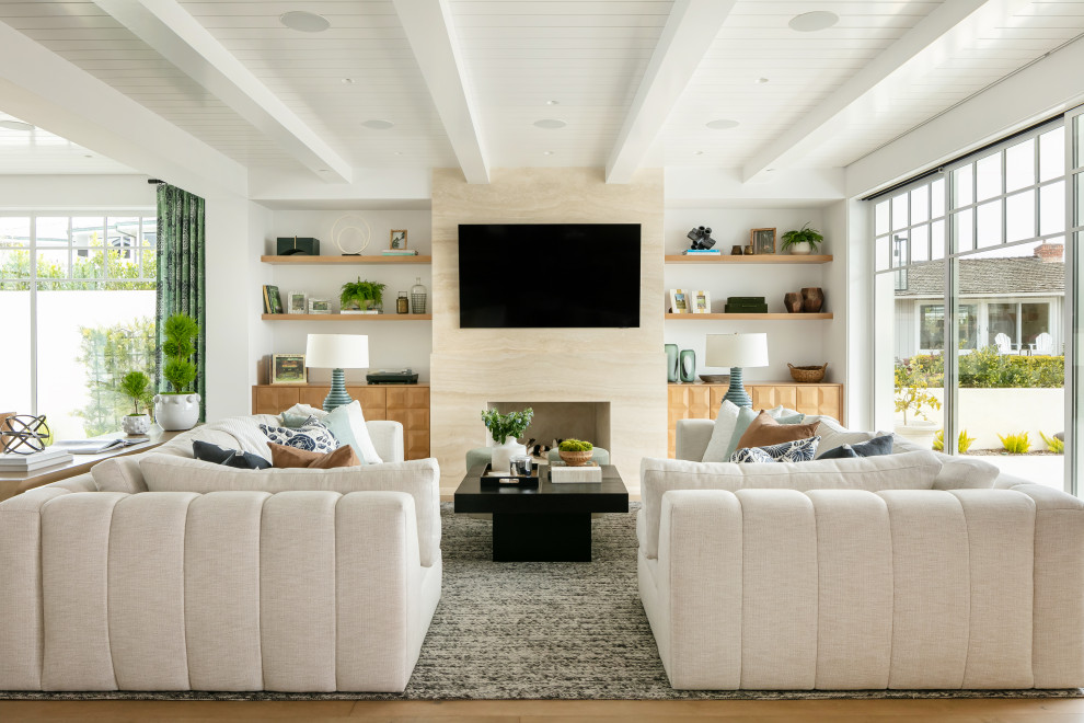 Example of a transitional home design design in Orange County
