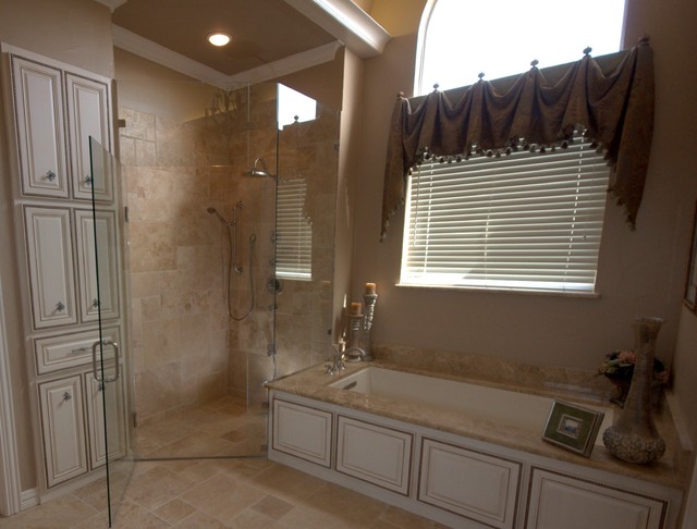 Glendower Master Bath klassisk-badevaerelse