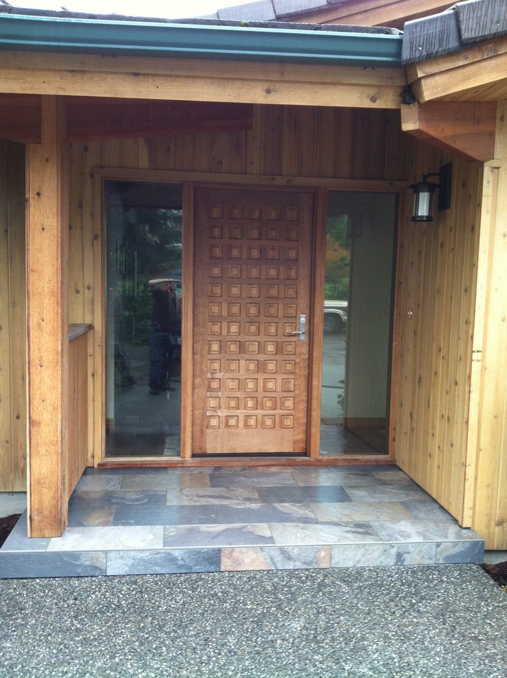 Entryway - transitional entryway idea in Seattle