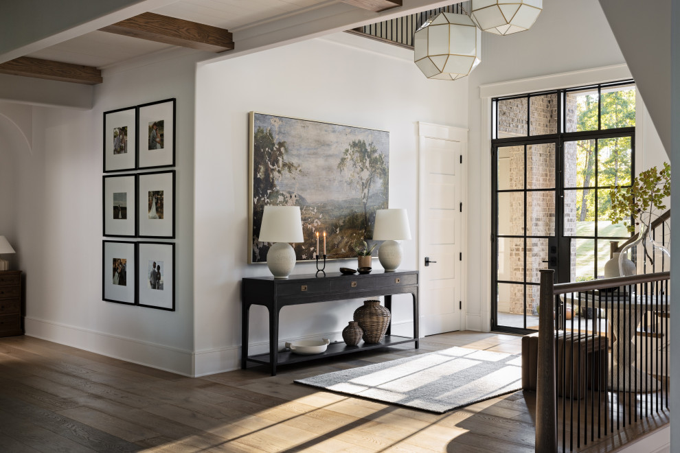 Transitional entryway photo in Orlando
