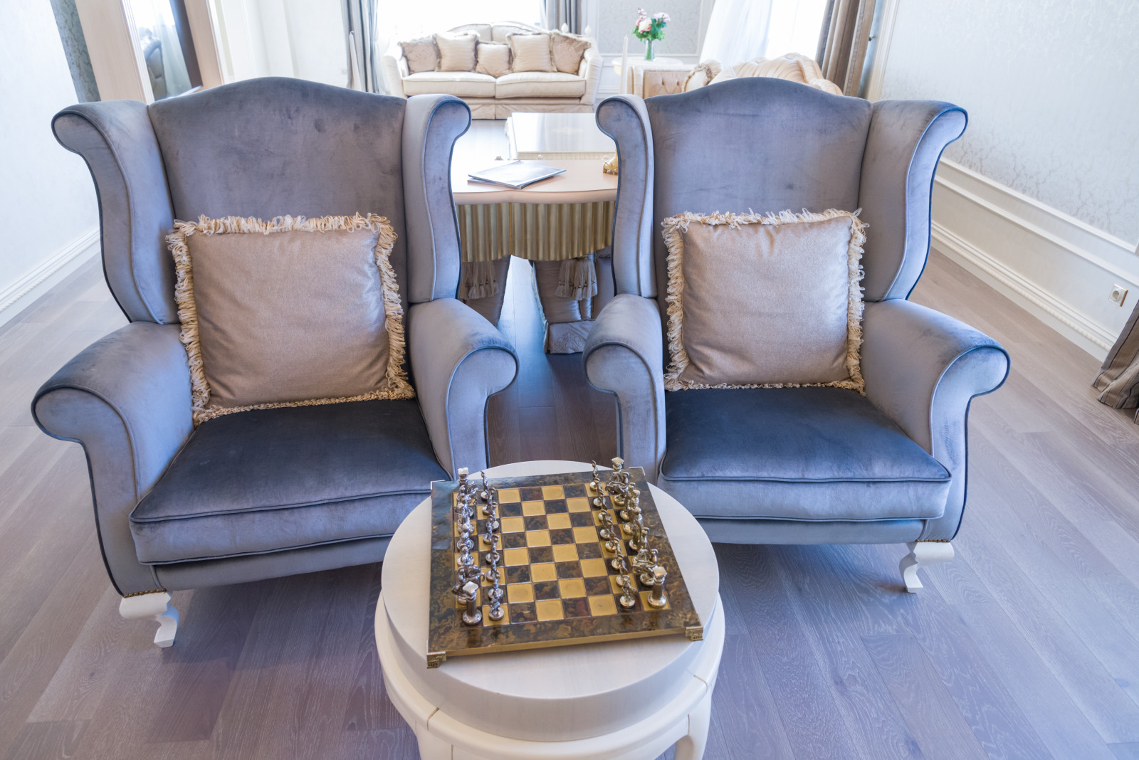 Интерьер дома в классическом стиле (500 кв м)