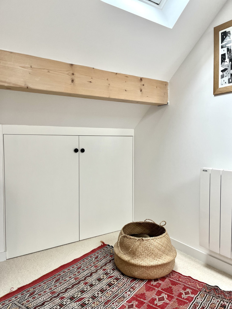CHAMBRE D'AMIS et placards sous les combles