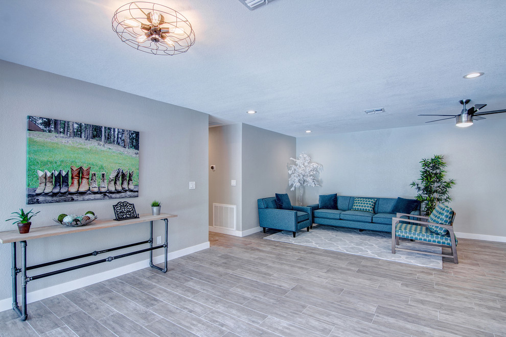 Home design - transitional home design idea in Phoenix