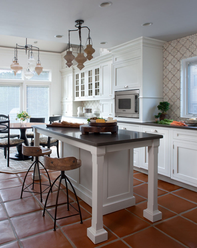 Design ideas for a traditional kitchen in Detroit.