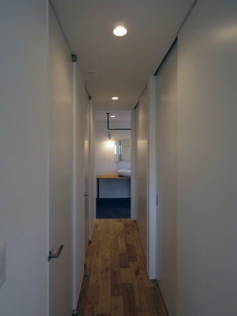 『KIT』コンパクトなパッシブデザイン住宅で暮らす moderne-couloir