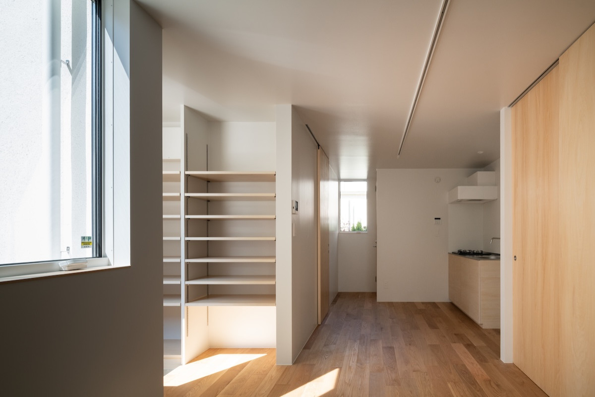 Dining room - scandinavian dining room idea in Tokyo