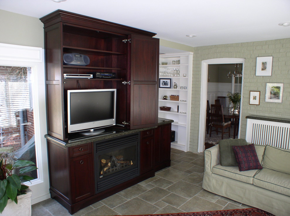 Inspiration for a transitional home design remodel in Toronto