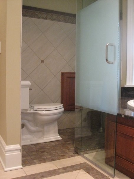 Inspiration for a transitional bathroom remodel in Chicago