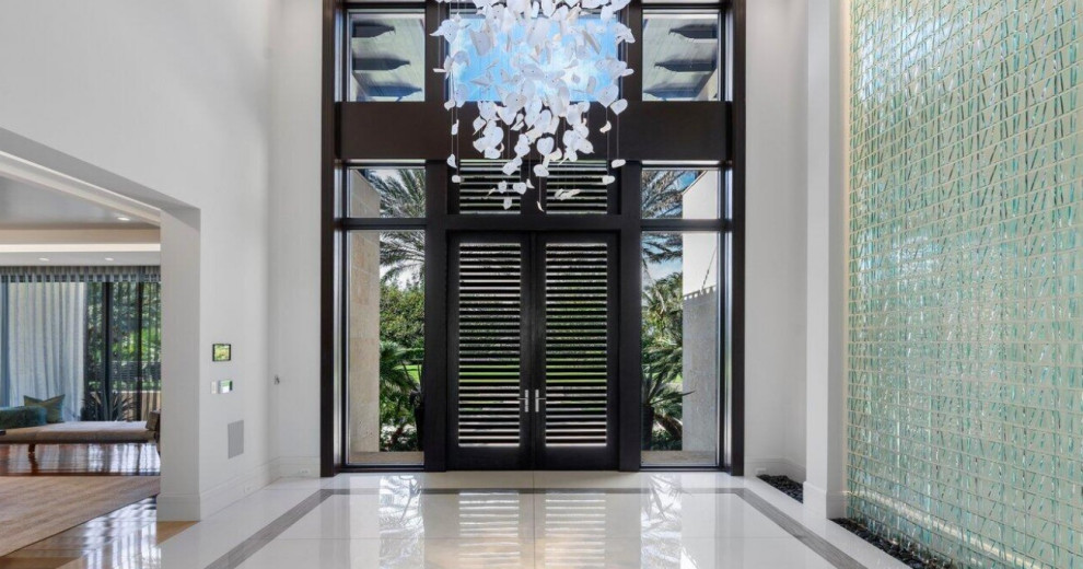 Entryway - entryway idea in Miami
