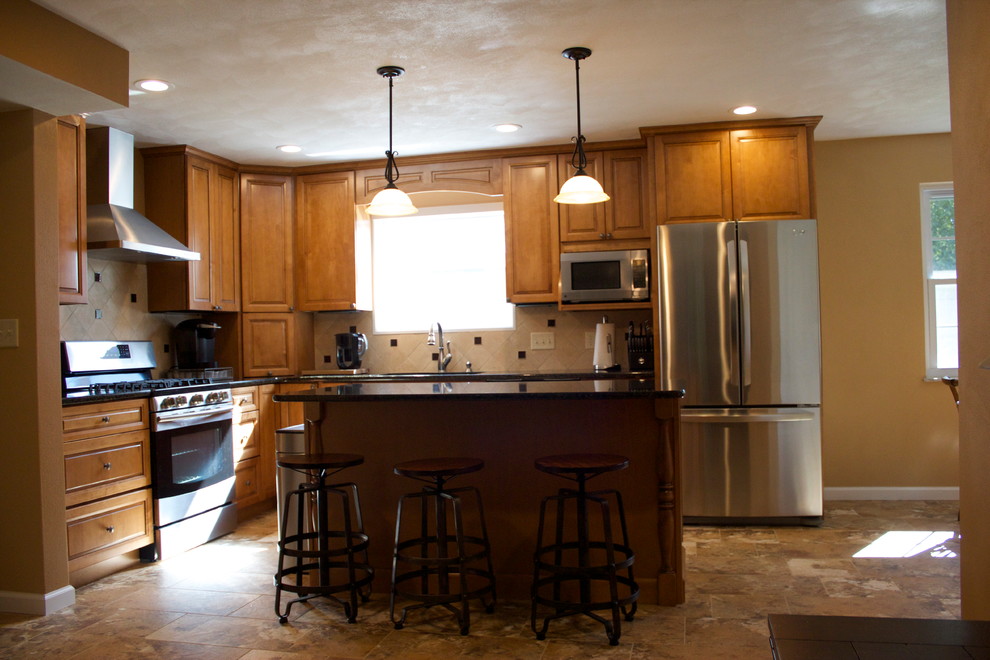 Kitchen - kitchen idea in St Louis