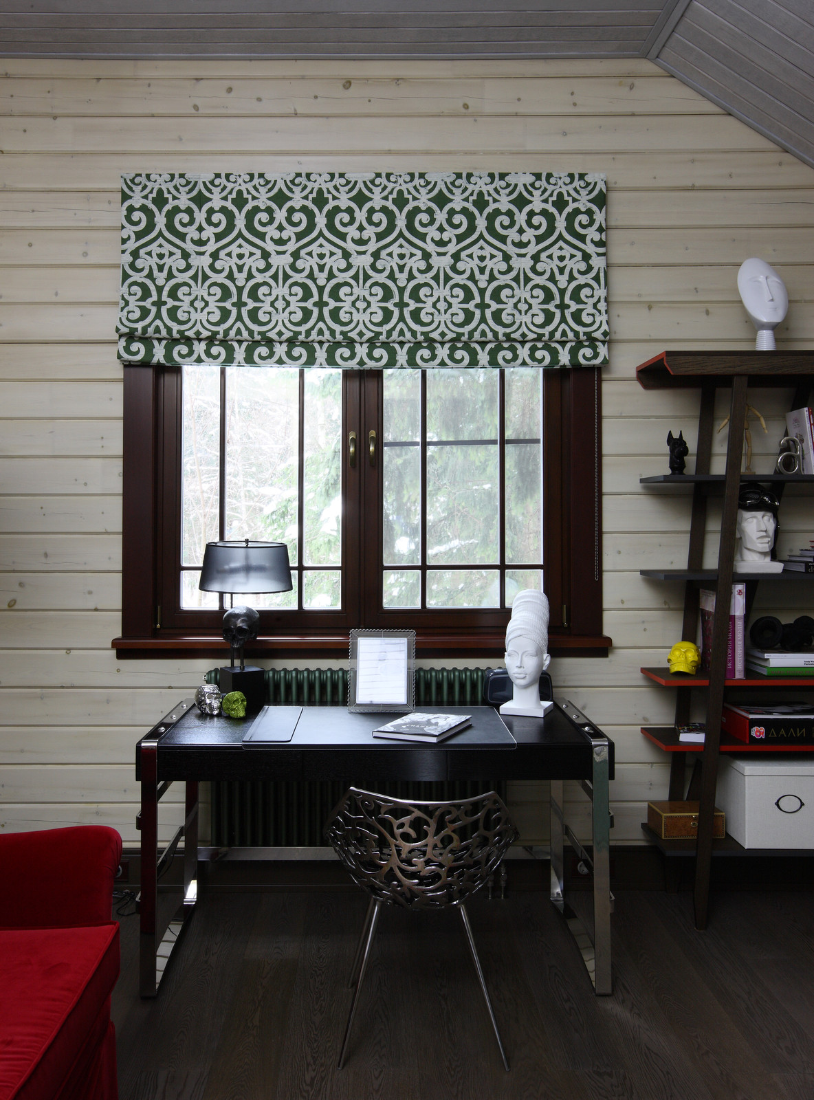 Красной Линией