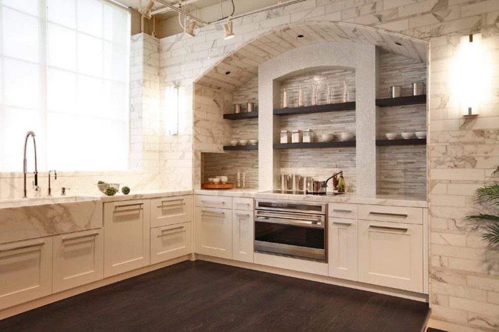 Kitchen - transitional kitchen idea in Baltimore