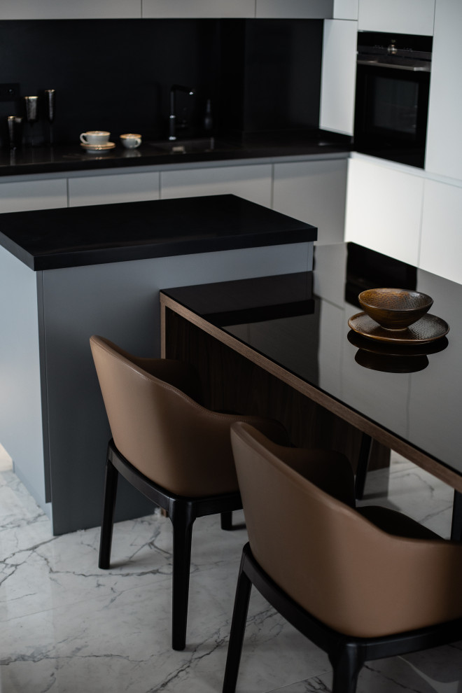 №6. ЖК на Декабрьских событий.