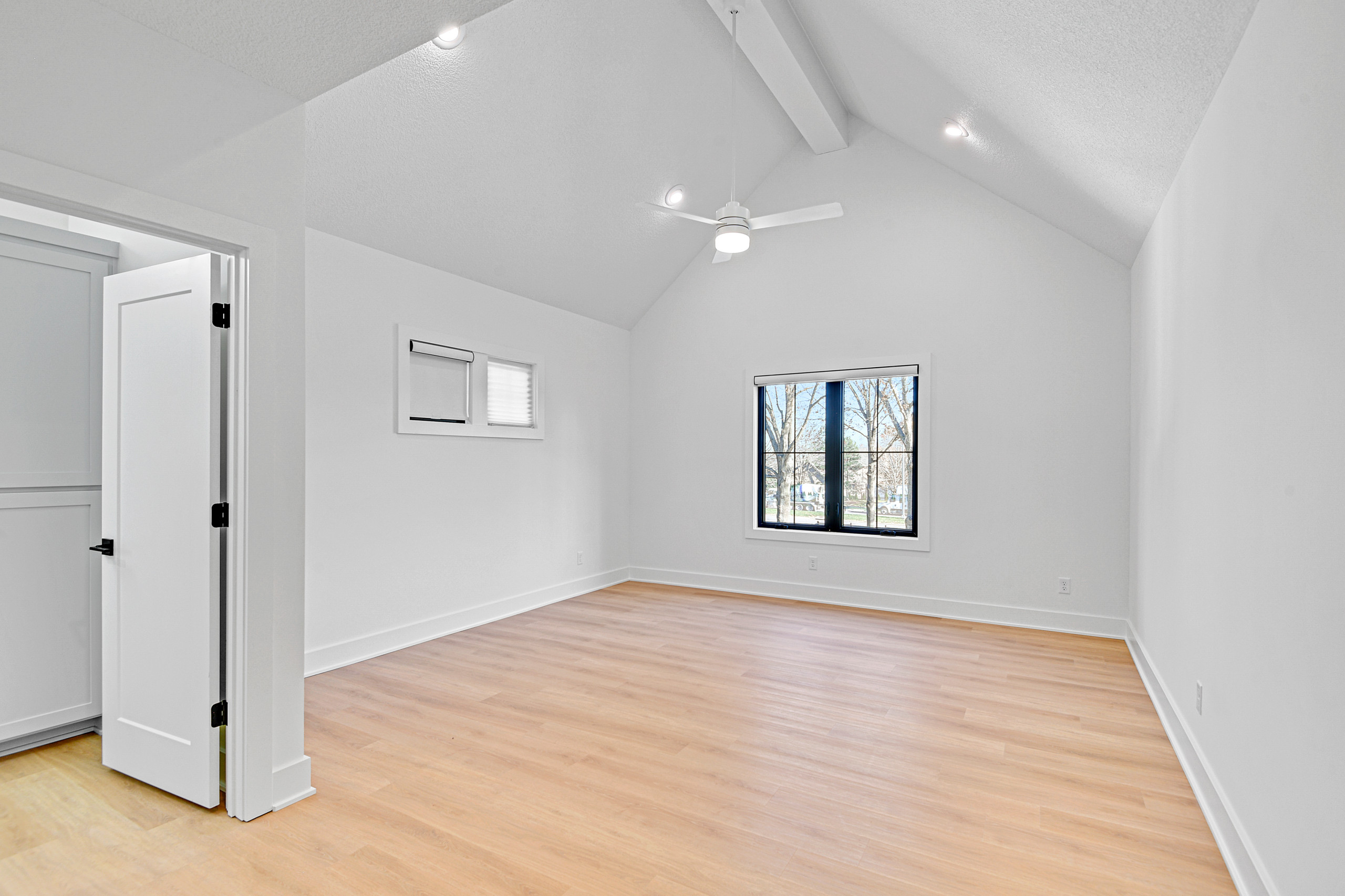 148th and Switzer, Custom Build