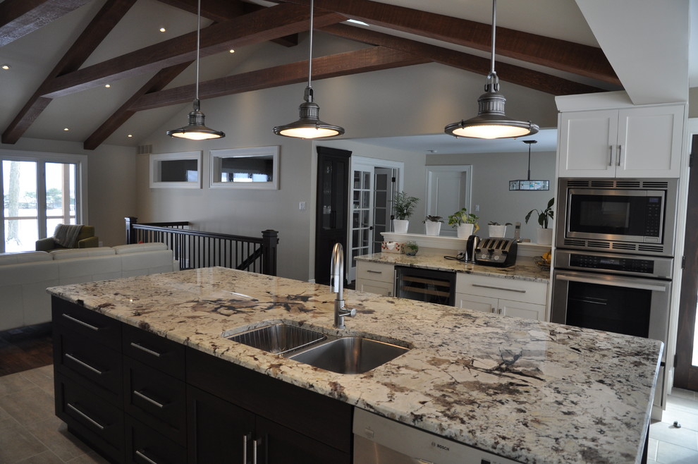 Kitchen - transitional kitchen idea in Toronto