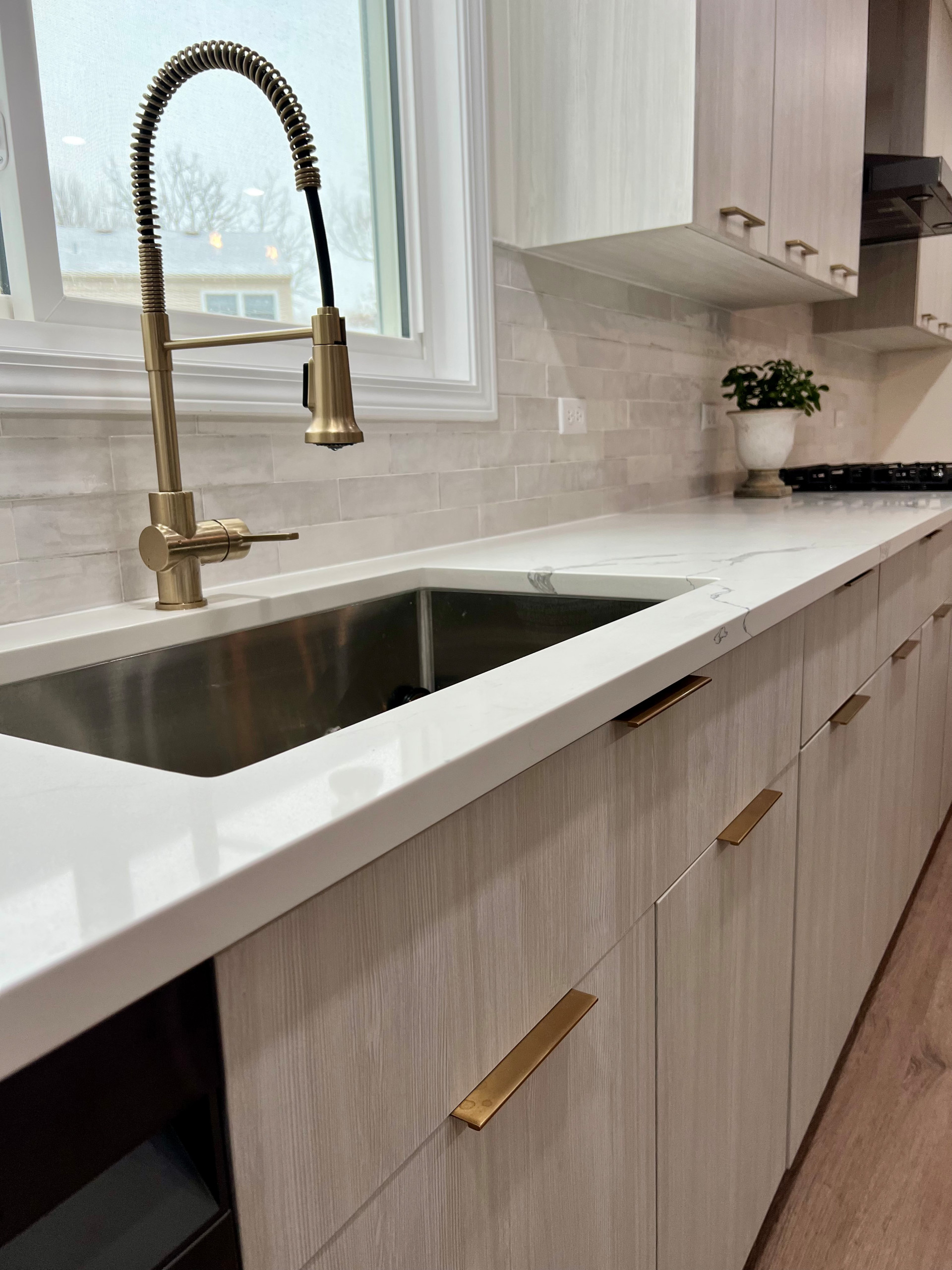 Streamlined Modern Kitchen