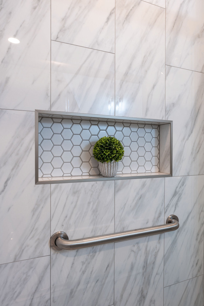 Fairvue Guest Bathroom