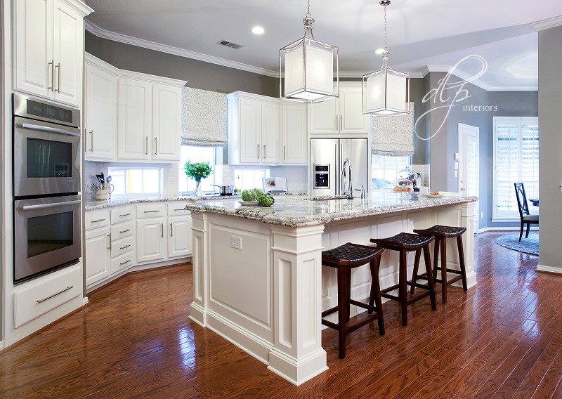 Inspiration for a transitional kitchen remodel in Dallas