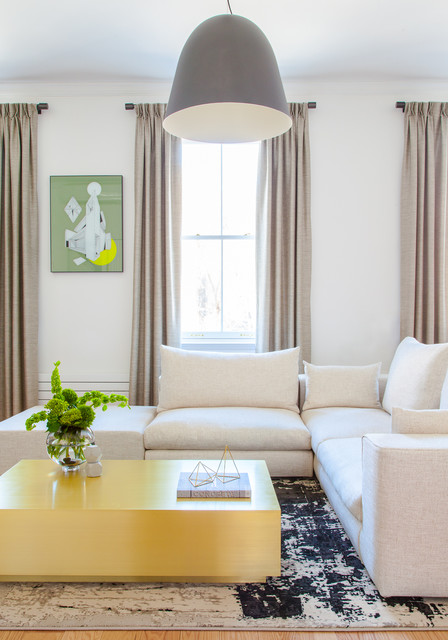 Tailored Simplicity for a Bright Chelsea Duplex nyklassisk-dagligstue