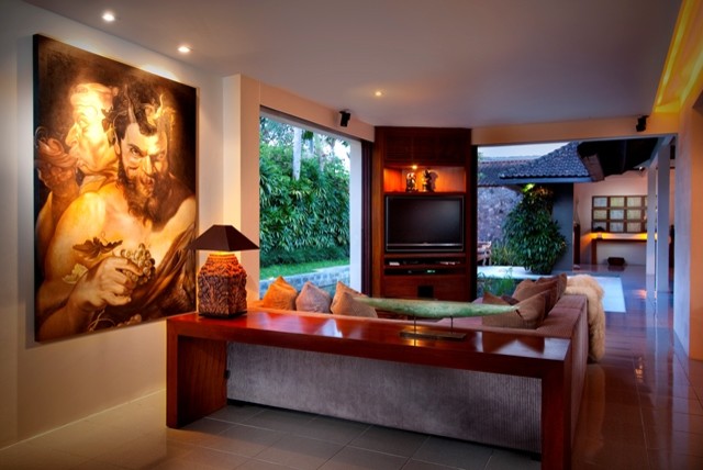 Design ideas for a tropical living room.