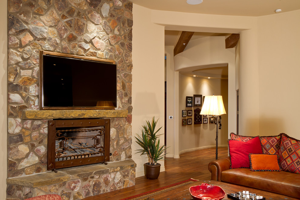 Home design - rustic home design idea in Phoenix