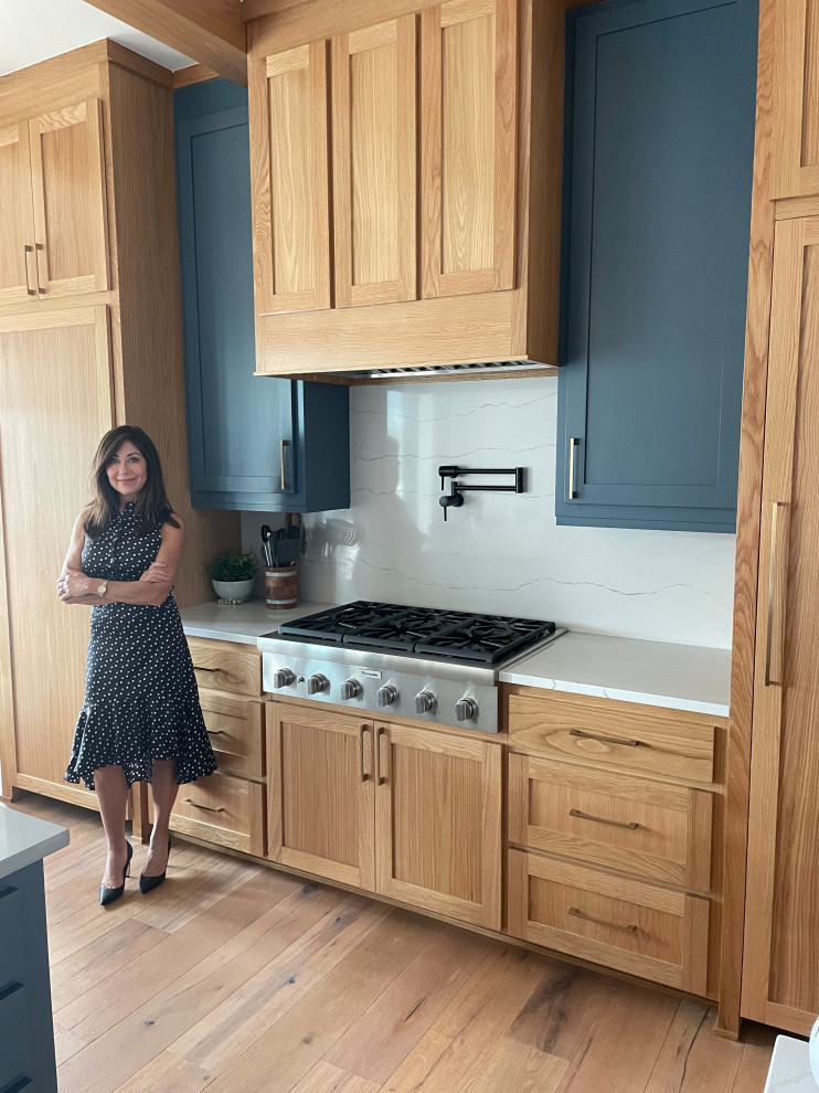 Transitional kitchen photo in Phoenix
