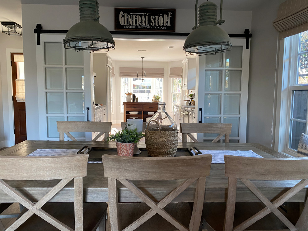 Dining room - dining room idea in San Luis Obispo