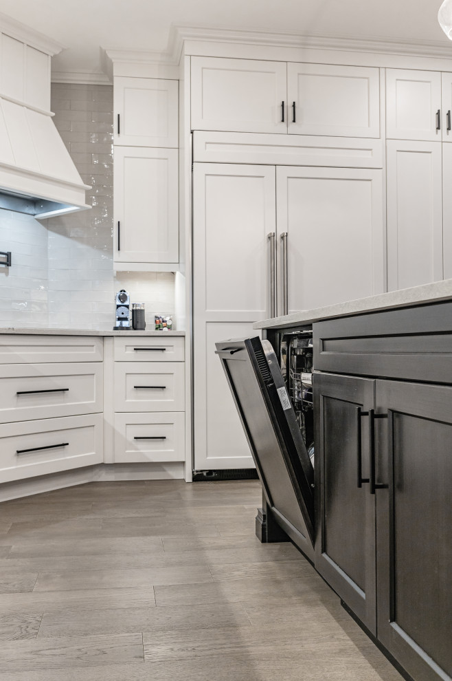 Kitchen - transitional kitchen idea